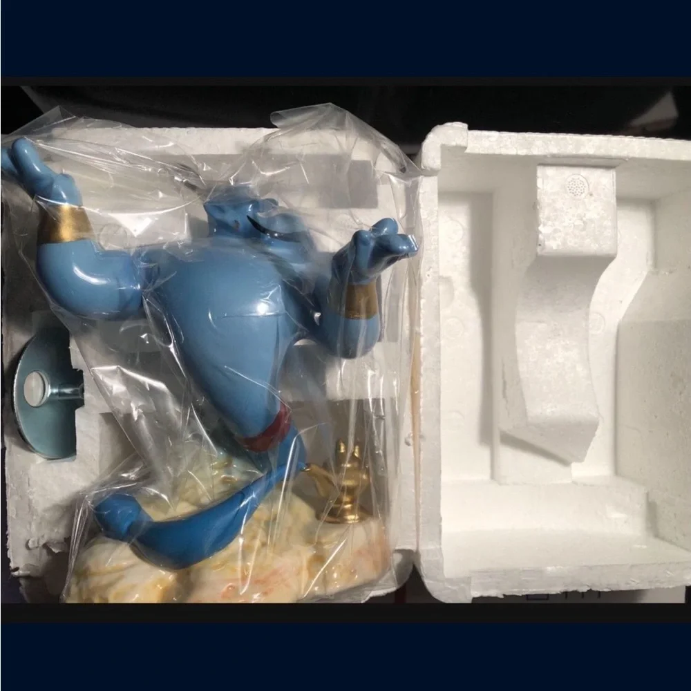 Schmid Disney's Aladdin Music Box - Red and Blue